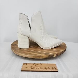 Steve Madden Women's Chaya Pointed Toe Bootie Size: 12M